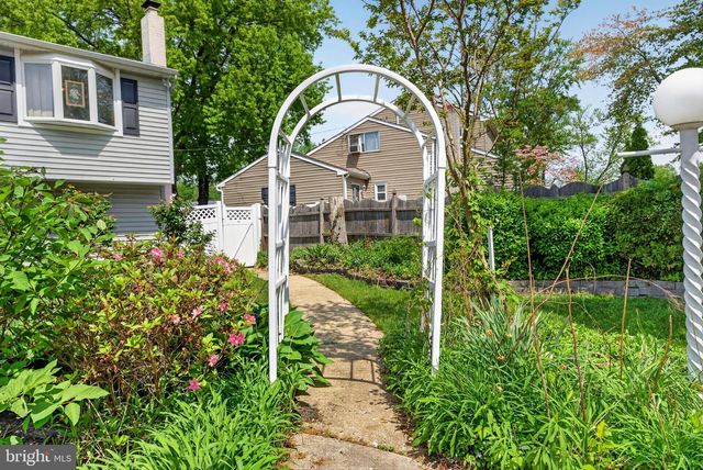 29 CLARK DR, Barrington, NJ 08007