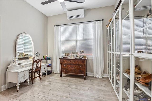 472 36TH AVENUE N, St Petersburg, FL 33704