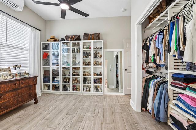 472 36TH AVENUE N, St Petersburg, FL 33704