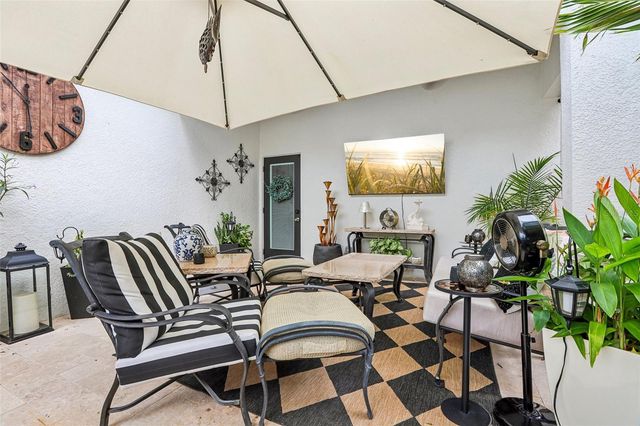 472 36TH AVENUE N, St Petersburg, FL 33704
