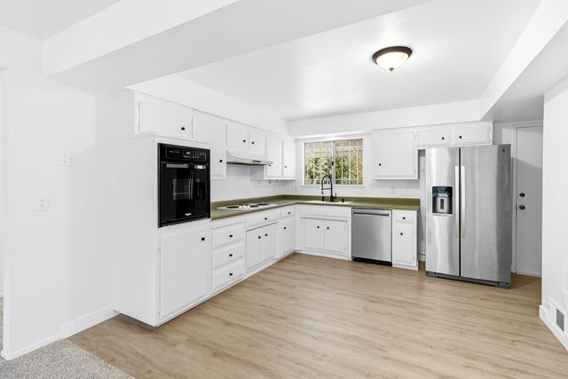 4366 Greenwich Cir, Sacramento, CA 95823