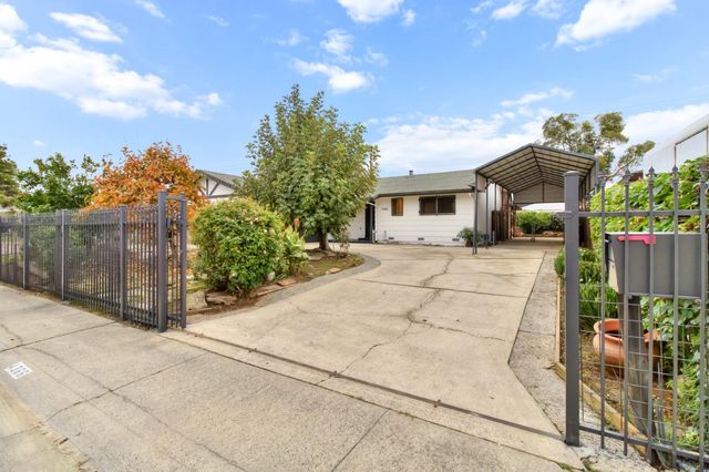 4366 Greenwich Cir, Sacramento, CA 95823