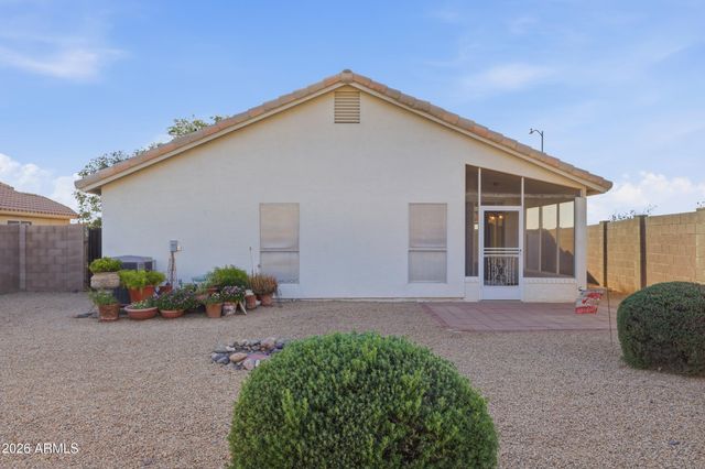 17985 N COYOTE LAKES Parkway, Surprise, AZ 85378