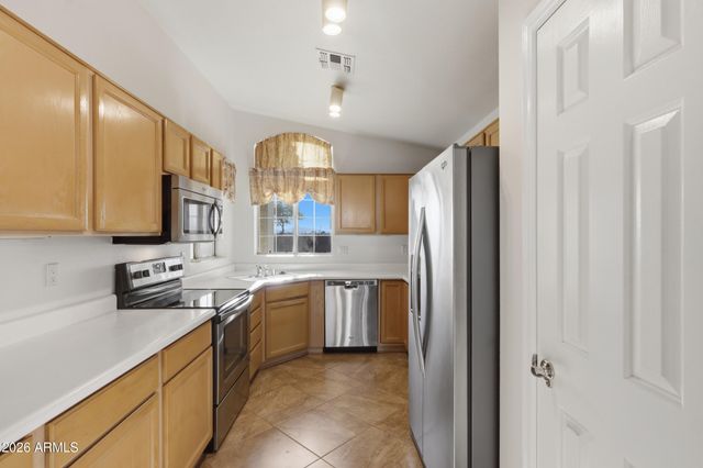 17985 N COYOTE LAKES Parkway, Surprise, AZ 85378