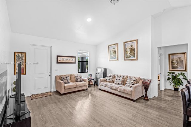 9012 S INDIO CT, La Belle, FL 33935