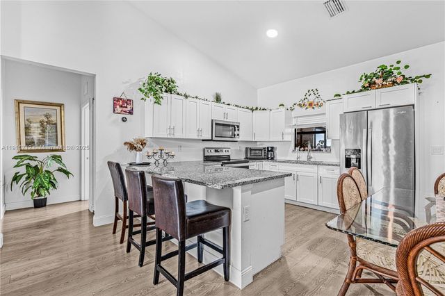 9012 S INDIO CT, La Belle, FL 33935