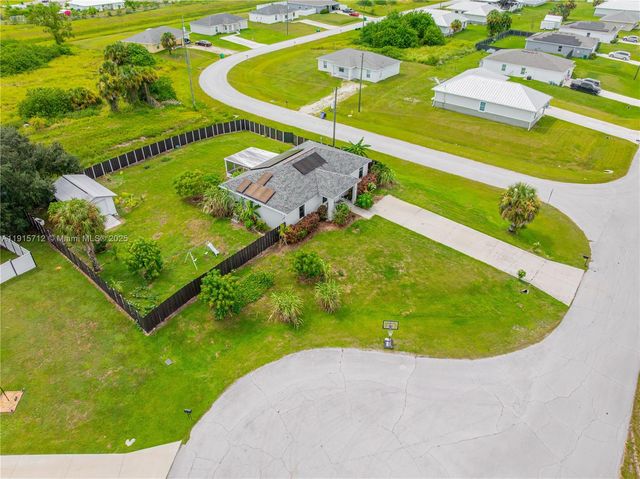 9012 S INDIO CT, La Belle, FL 33935