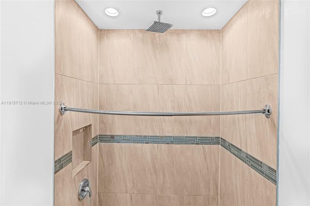 9012 S INDIO CT, La Belle, FL 33935