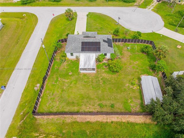 9012 S INDIO CT, La Belle, FL 33935