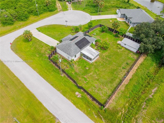 9012 S INDIO CT, La Belle, FL 33935