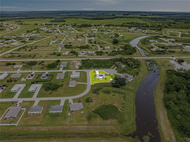 9012 S INDIO CT, La Belle, FL 33935