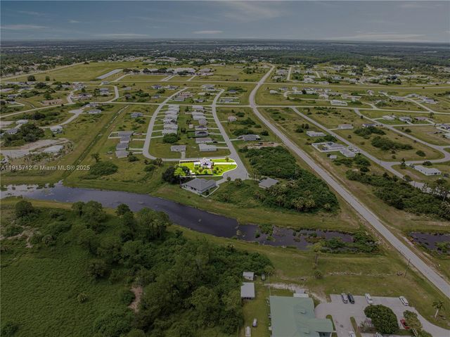 9012 S INDIO CT, La Belle, FL 33935