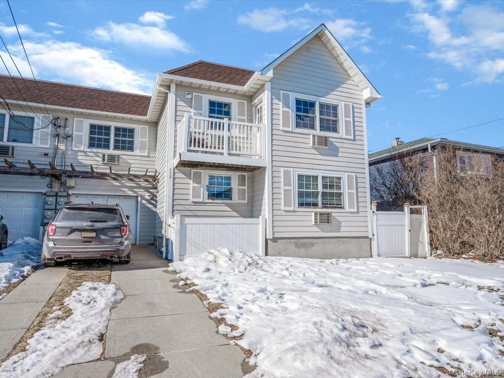 113 Beach 60th Street 95, Arverne, NY 11692
