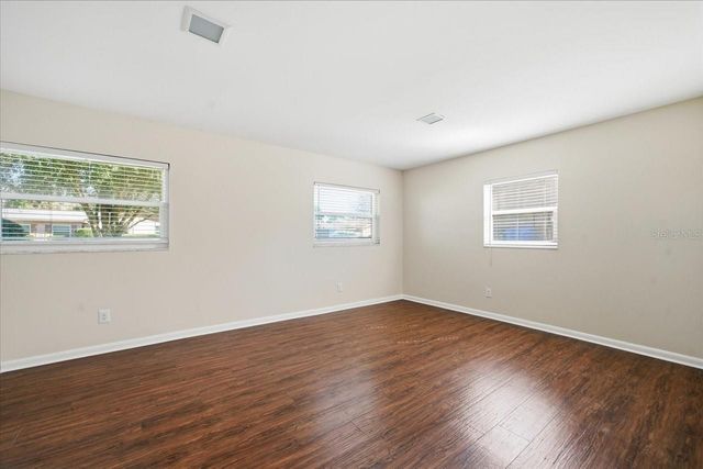 6116 N GLEN AVENUE, Tampa, FL 33614