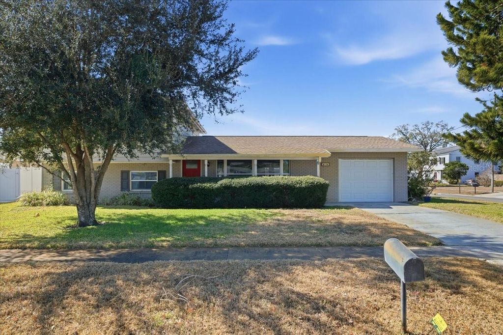 6116 N GLEN AVENUE, Tampa, FL 33614