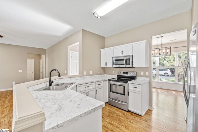 2 Innisbrook Lane, Simpsonville, SC 29681