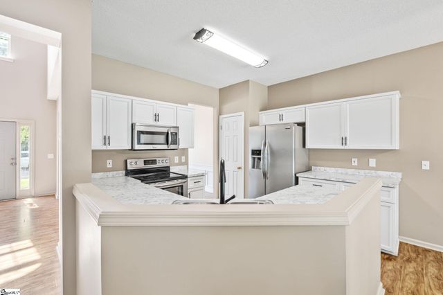 2 Innisbrook Lane, Simpsonville, SC 29681