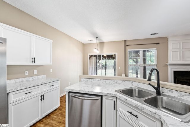 2 Innisbrook Lane, Simpsonville, SC 29681