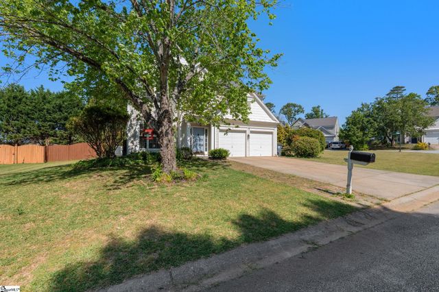 2 Innisbrook Lane, Simpsonville, SC 29681