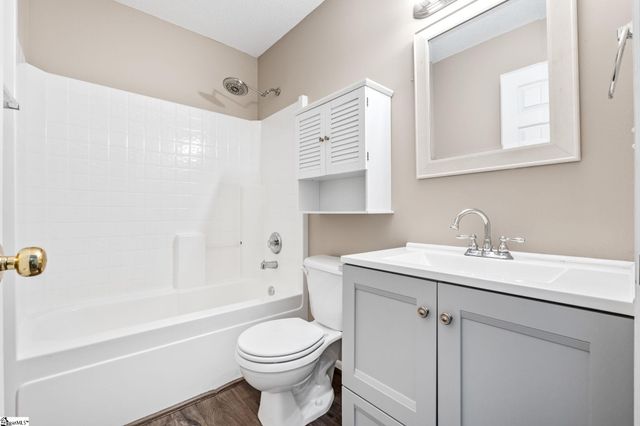 2 Innisbrook Lane, Simpsonville, SC 29681