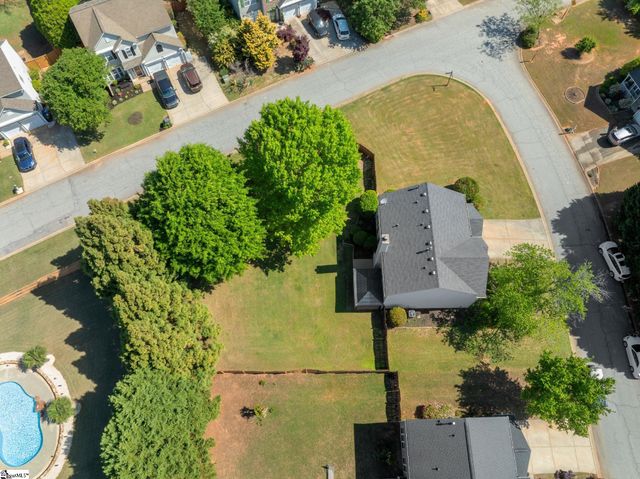 2 Innisbrook Lane, Simpsonville, SC 29681