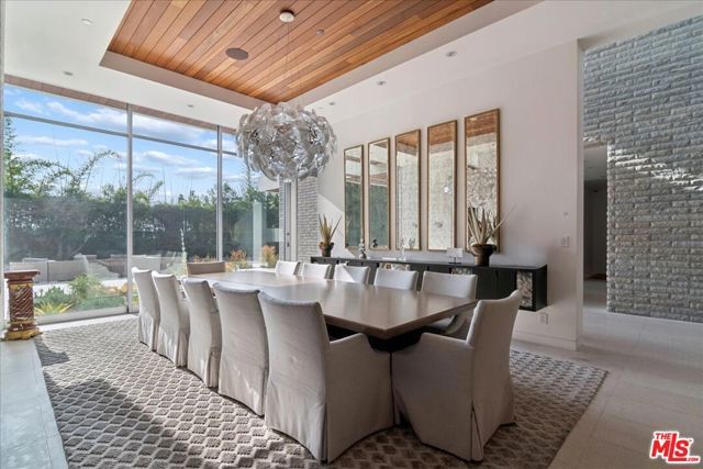 1232 Sunset Plaza Drive, Los Angeles, CA 90069