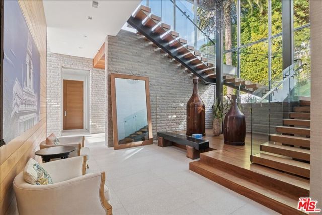 1232 Sunset Plaza Drive, Los Angeles, CA 90069