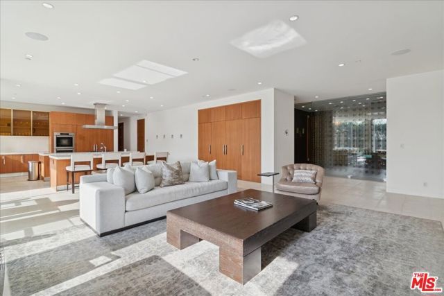 1232 Sunset Plaza Drive, Los Angeles, CA 90069