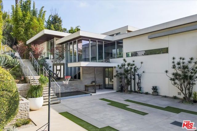 1232 Sunset Plaza Drive, Los Angeles, CA 90069