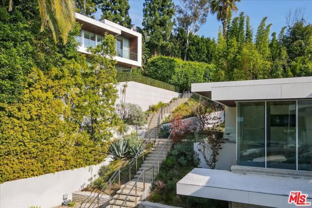 1232 Sunset Plaza Drive, Los Angeles, CA 90069