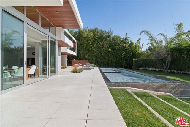 1232 Sunset Plaza Drive, Los Angeles, CA 90069