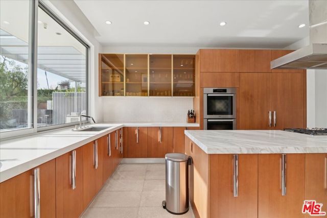 1232 Sunset Plaza Drive, Los Angeles, CA 90069