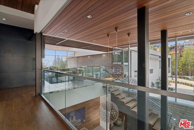 1232 Sunset Plaza Drive, Los Angeles, CA 90069