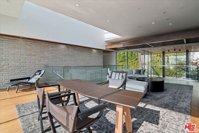 1232 Sunset Plaza Drive, Los Angeles, CA 90069