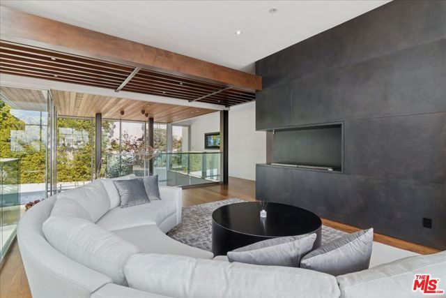 1232 Sunset Plaza Drive, Los Angeles, CA 90069