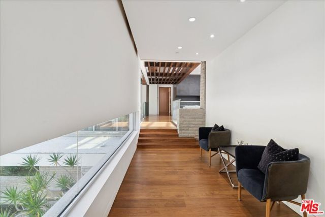 1232 Sunset Plaza Drive, Los Angeles, CA 90069