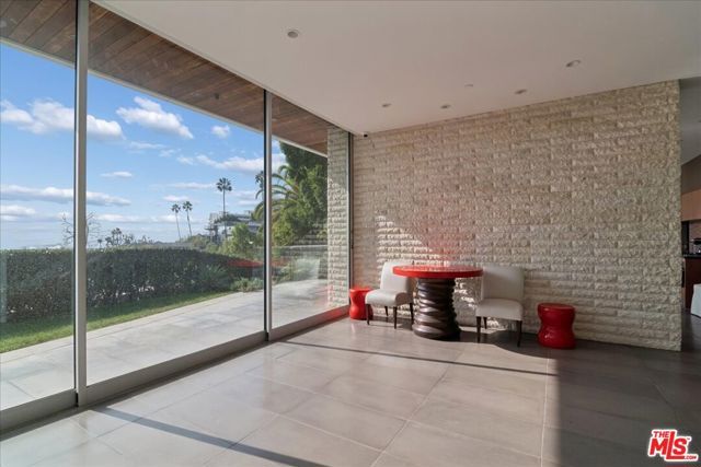 1232 Sunset Plaza Drive, Los Angeles, CA 90069