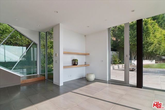 1232 Sunset Plaza Drive, Los Angeles, CA 90069