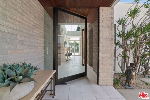 1232 Sunset Plaza Drive, Los Angeles, CA 90069