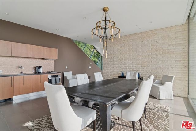 1232 Sunset Plaza Drive, Los Angeles, CA 90069