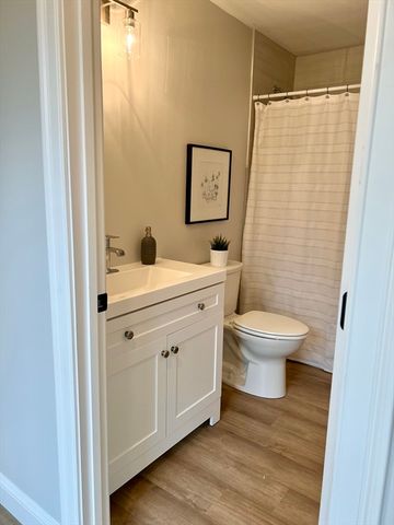 64 Holten 302, Danvers, MA 01923