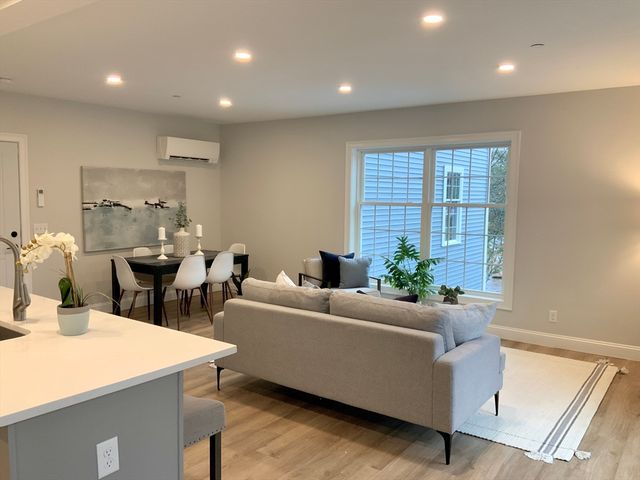 64 Holten 302, Danvers, MA 01923