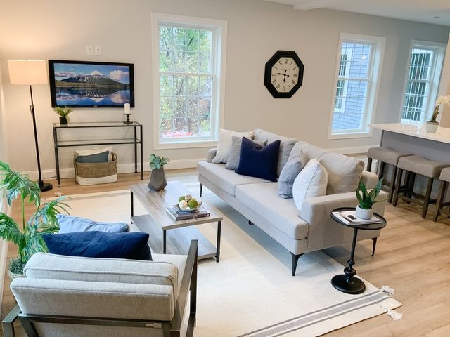 64 Holten 302, Danvers, MA 01923