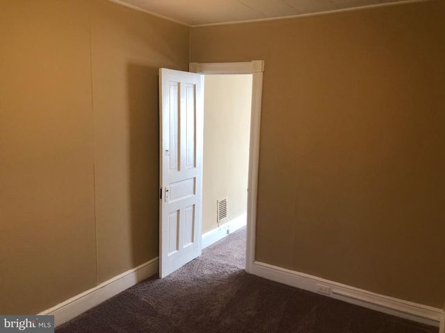 320 POWELL ST, Gloucester City, NJ 08030