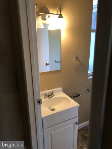 320 POWELL ST, Gloucester City, NJ 08030