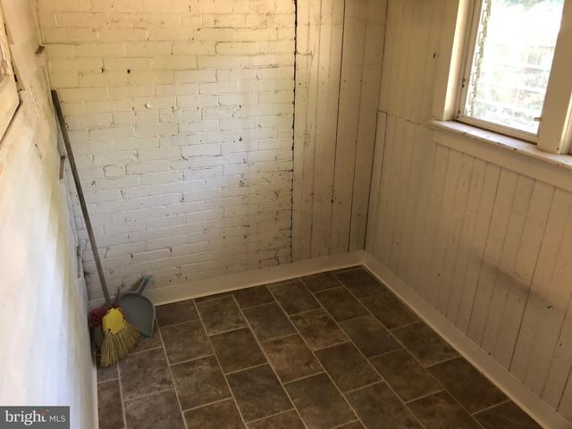 320 POWELL ST, Gloucester City, NJ 08030