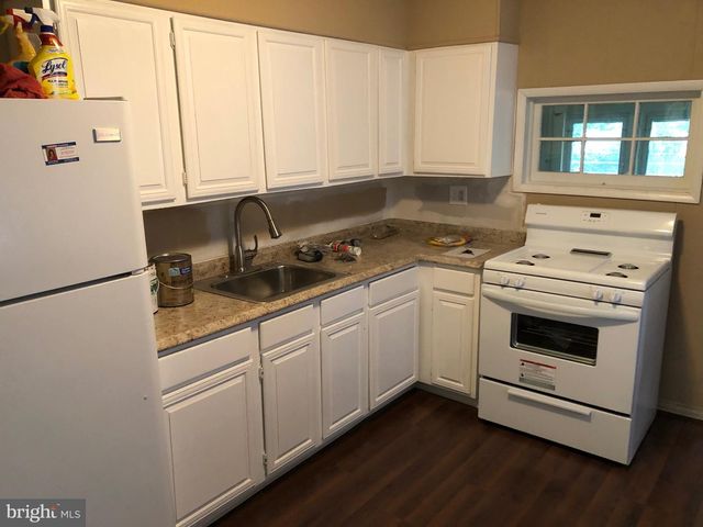 320 POWELL ST, Gloucester City, NJ 08030