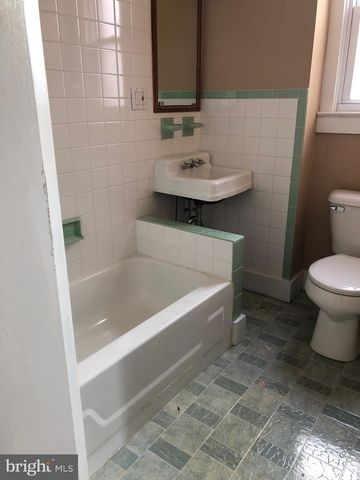 320 POWELL ST, Gloucester City, NJ 08030