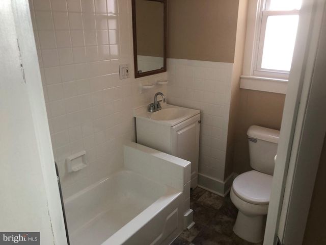 320 POWELL ST, Gloucester City, NJ 08030