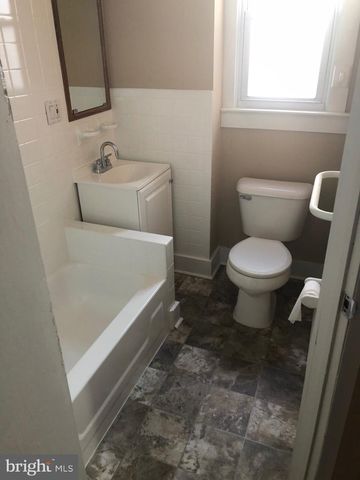 320 POWELL ST, Gloucester City, NJ 08030